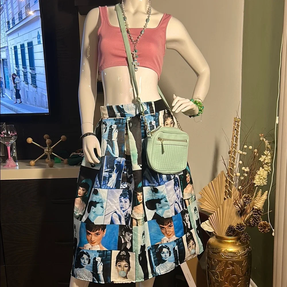 Stylish Blue and Black Women's Skirt - Picture 6 of 11